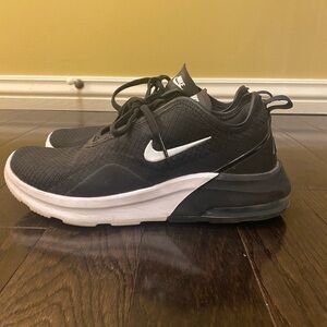 Nike Women’s Air Max Motion 2 Shoes